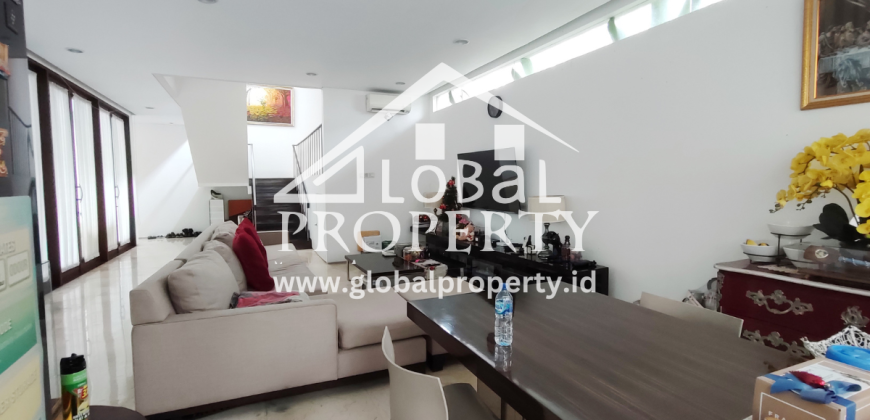 Rumah Asri Cluster Exclusive di Kemang Timur